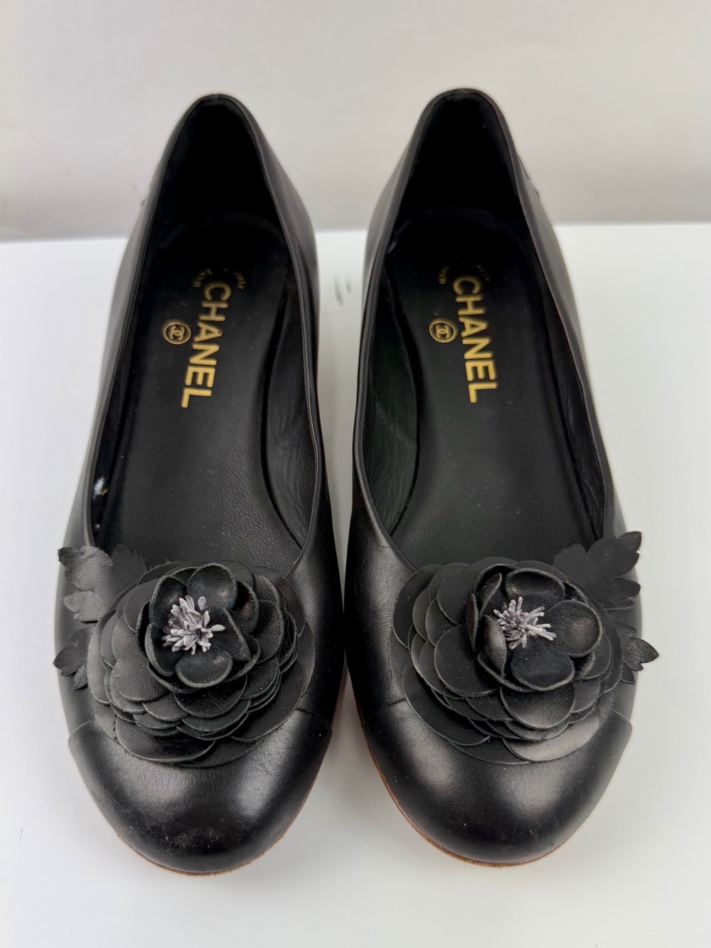 CHANEL Black Leather Camellia Ballet Flats with Flower Appliqué